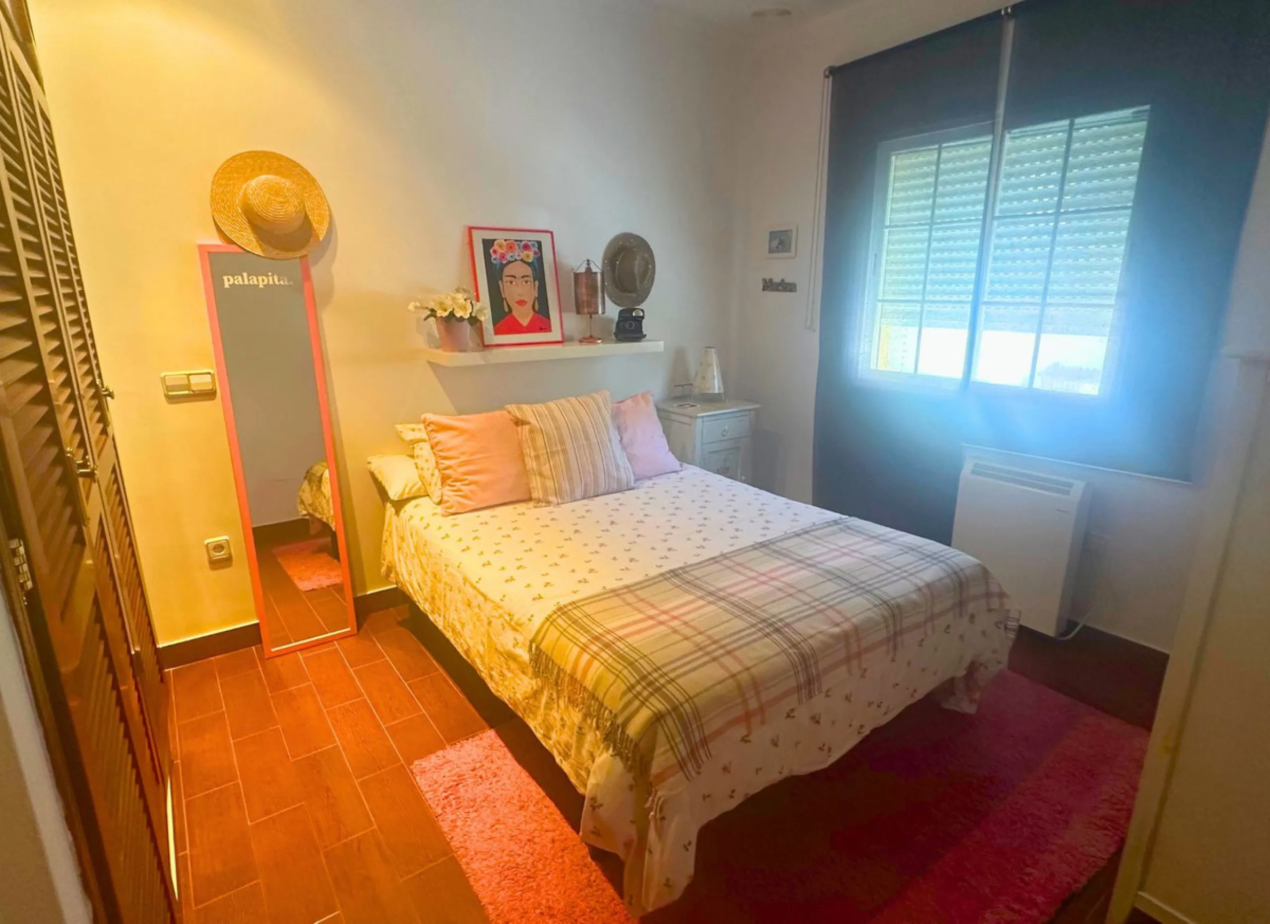 Discover this exceptional Spanish-style villa with private pool, offering space, comfort, and a unique layout ideal for family living or entertaining.
