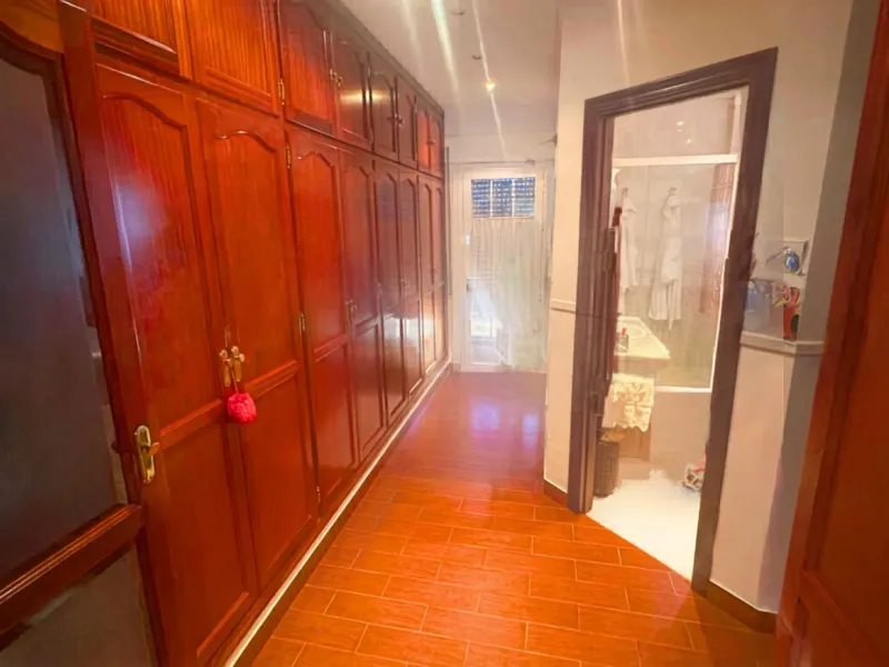 Discover this exceptional Spanish-style villa with private pool, offering space, comfort, and a unique layout ideal for family living or entertaining.