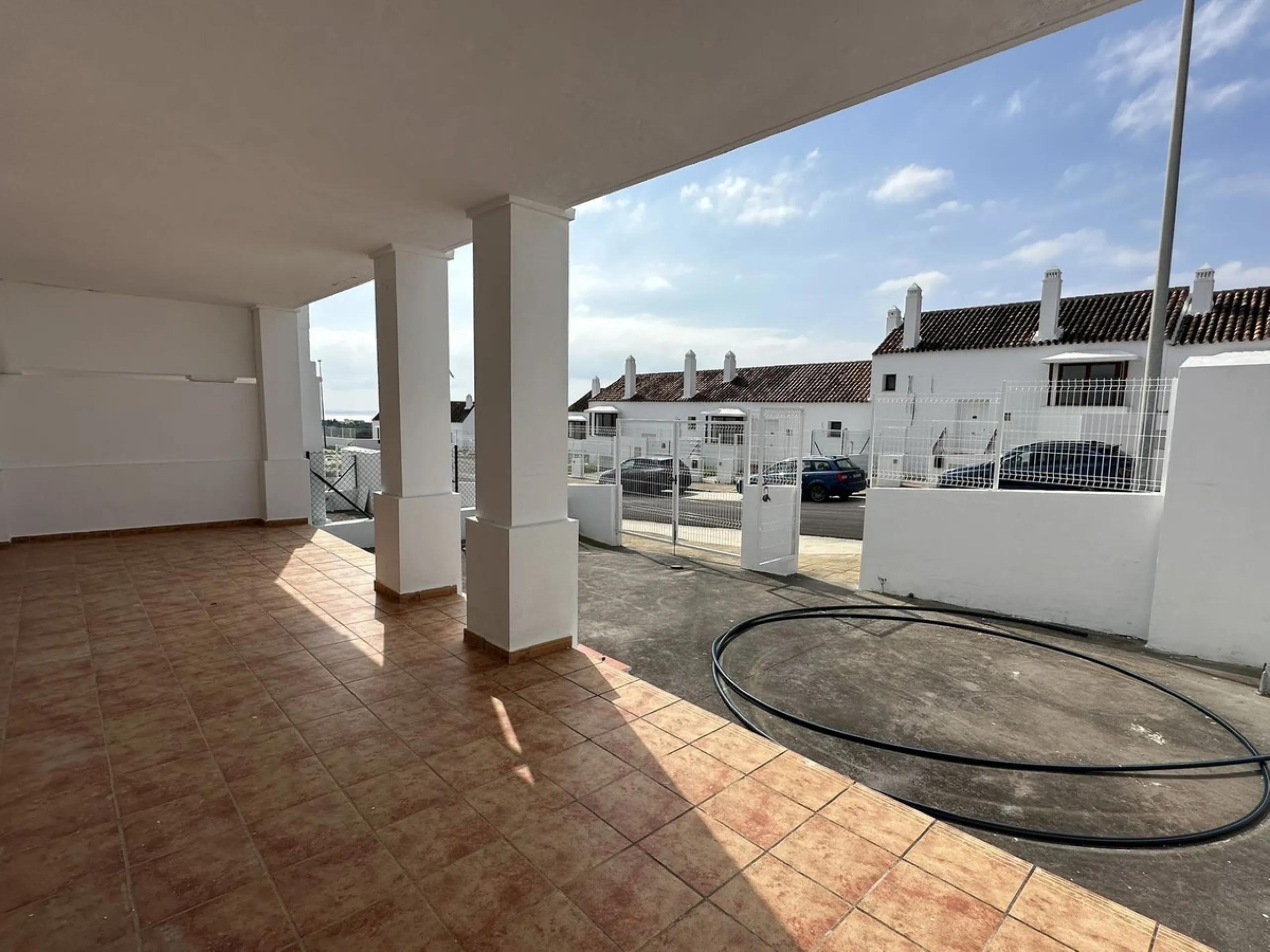 House - Townhouse в продаже в Casares, Málaga. В доме 2 спален и 3 ванных комнат. Площадь дома 211 м²