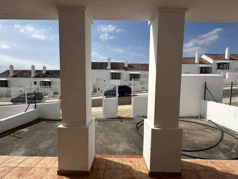 House - Townhouse в продаже в Casares, Málaga. В доме 2 спален и 3 ванных комнат. Площадь дома 211 м²