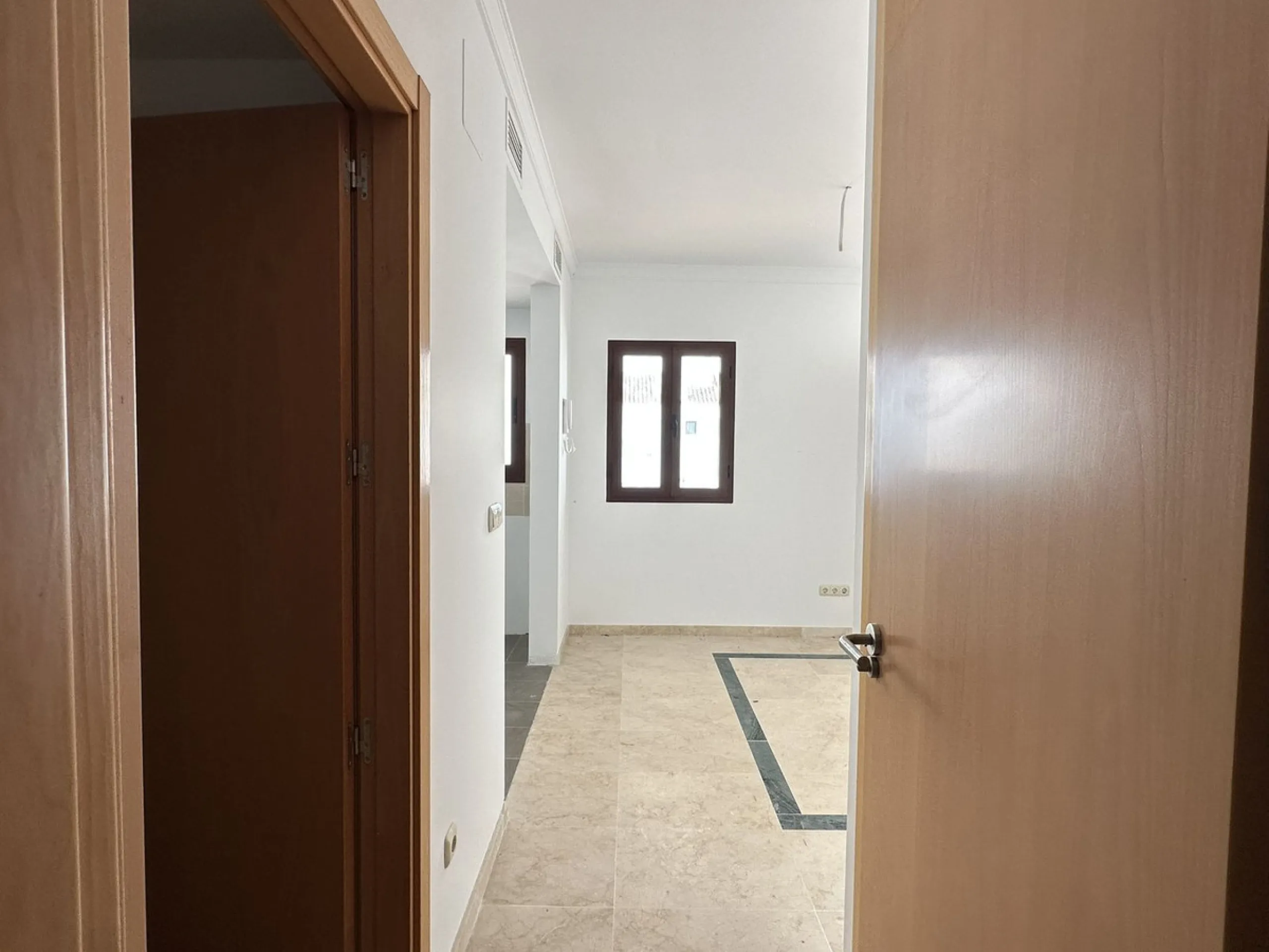 House - Townhouse в продаже в Casares, Málaga. В доме 2 спален и 3 ванных комнат. Площадь дома 211 м²