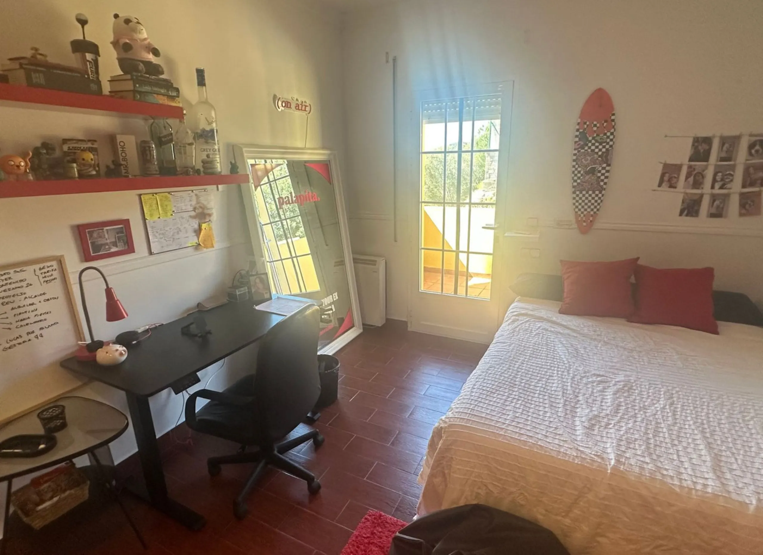 Discover this exceptional Spanish-style villa with private pool, offering space, comfort, and a unique layout ideal for family living or entertaining.