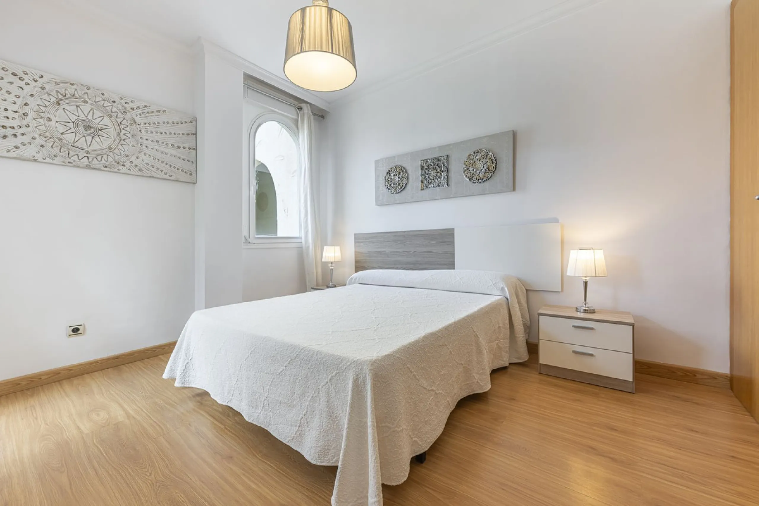 Apartment - Duplex в продаже в Estepona, Málaga. В доме 2 спален и 1 ванных комнат. Площадь дома 90 м²