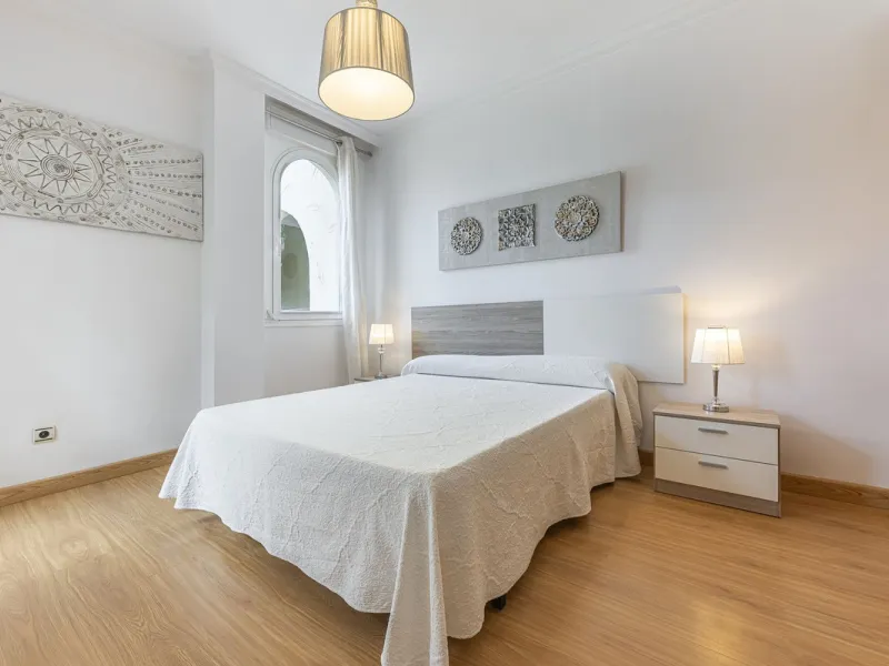 Apartment - Duplex в продаже в Estepona, Málaga. В доме 2 спален и 1 ванных комнат. Площадь дома 90 м²