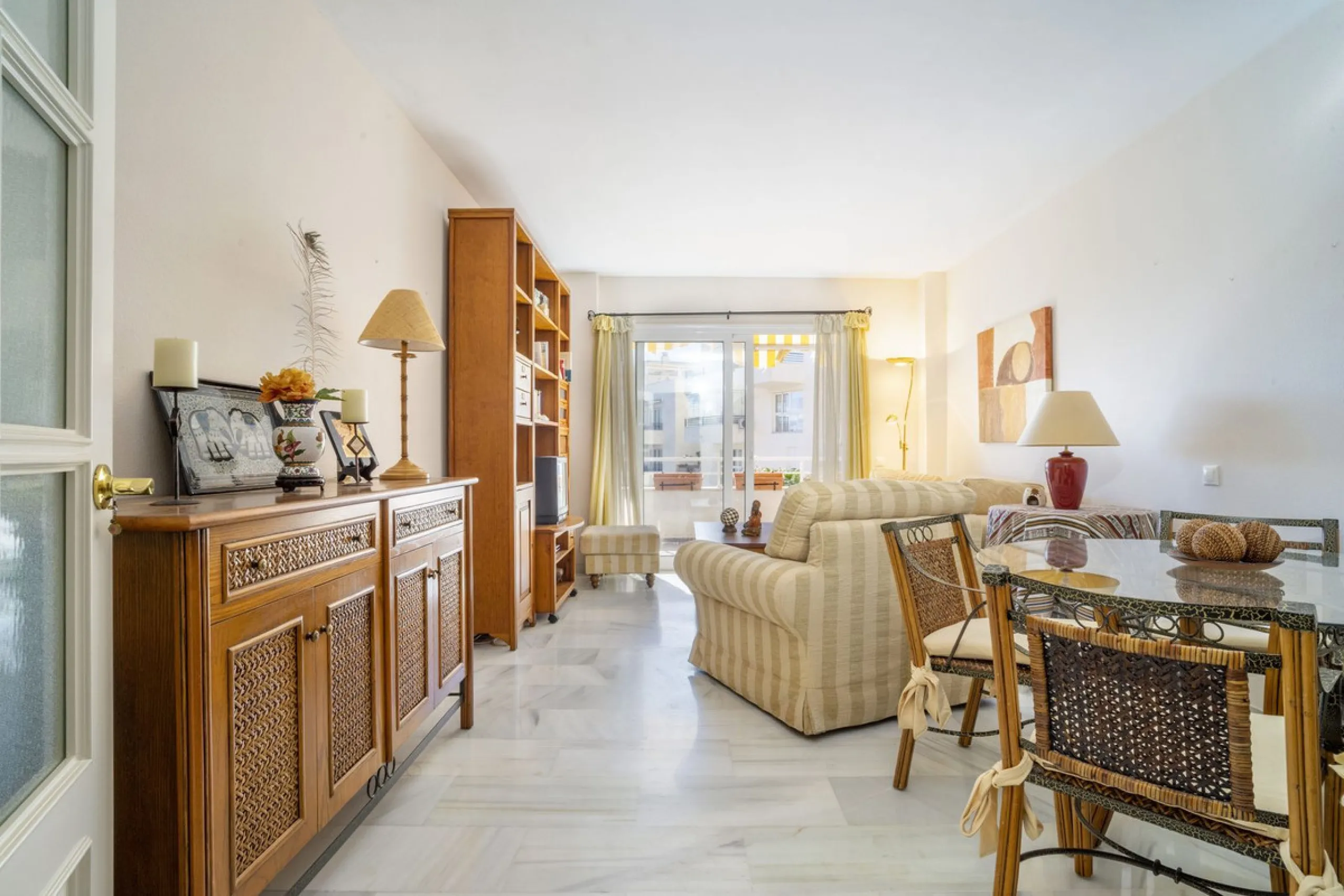 3-Bedroom Apartment in Private Complex with Terrace, Sea Views, Garage, and Storage – Arroyo de la Miel, Benalmádena