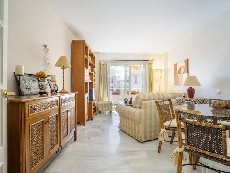3-Bedroom Apartment in Private Complex with Terrace, Sea Views, Garage, and Storage – Arroyo de la Miel, Benalmádena
