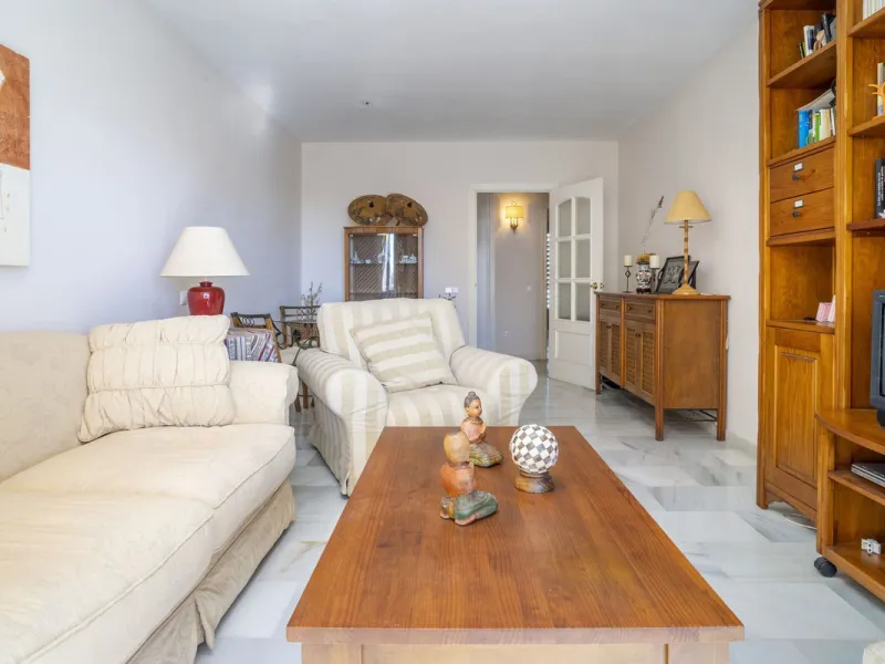 3-Bedroom Apartment in Private Complex with Terrace, Sea Views, Garage, and Storage – Arroyo de la Miel, Benalmádena