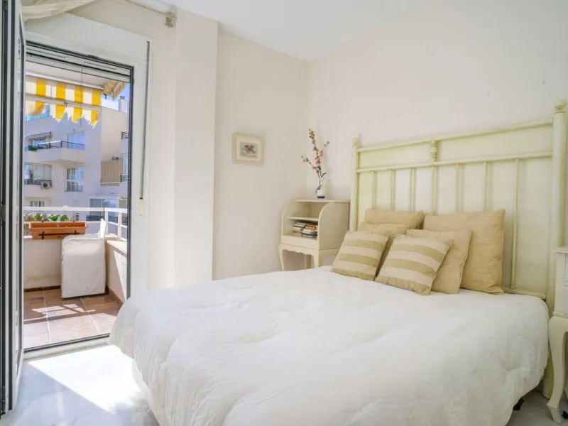 3-Bedroom Apartment in Private Complex with Terrace, Sea Views, Garage, and Storage – Arroyo de la Miel, Benalmádena