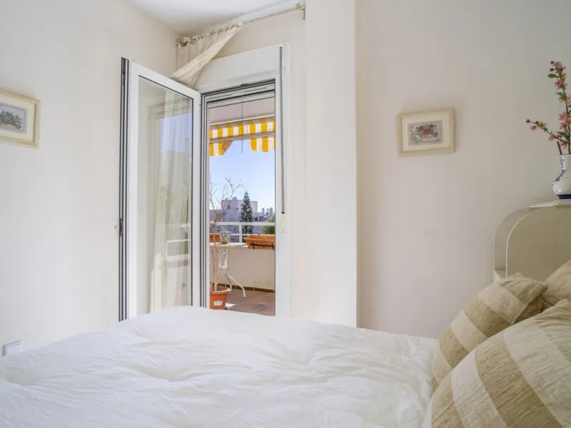 3-Bedroom Apartment in Private Complex with Terrace, Sea Views, Garage, and Storage – Arroyo de la Miel, Benalmádena