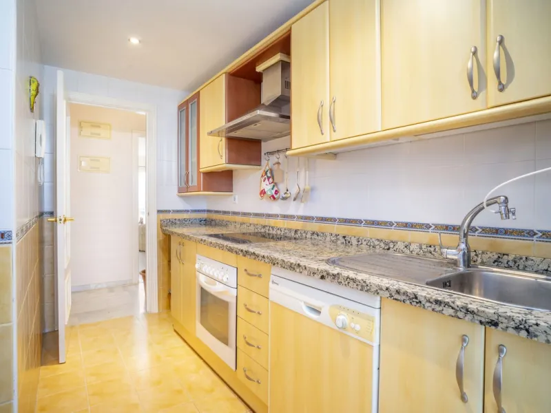 3-Bedroom Apartment in Private Complex with Terrace, Sea Views, Garage, and Storage – Arroyo de la Miel, Benalmádena