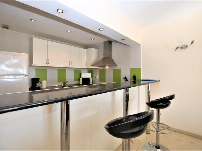 Apartment - Middle Floor Apartment в продаже в Estepona, Málaga. В доме 2 спален и 2 ванных комнат. Площадь дома 105 м². Площадь участка 105 м²