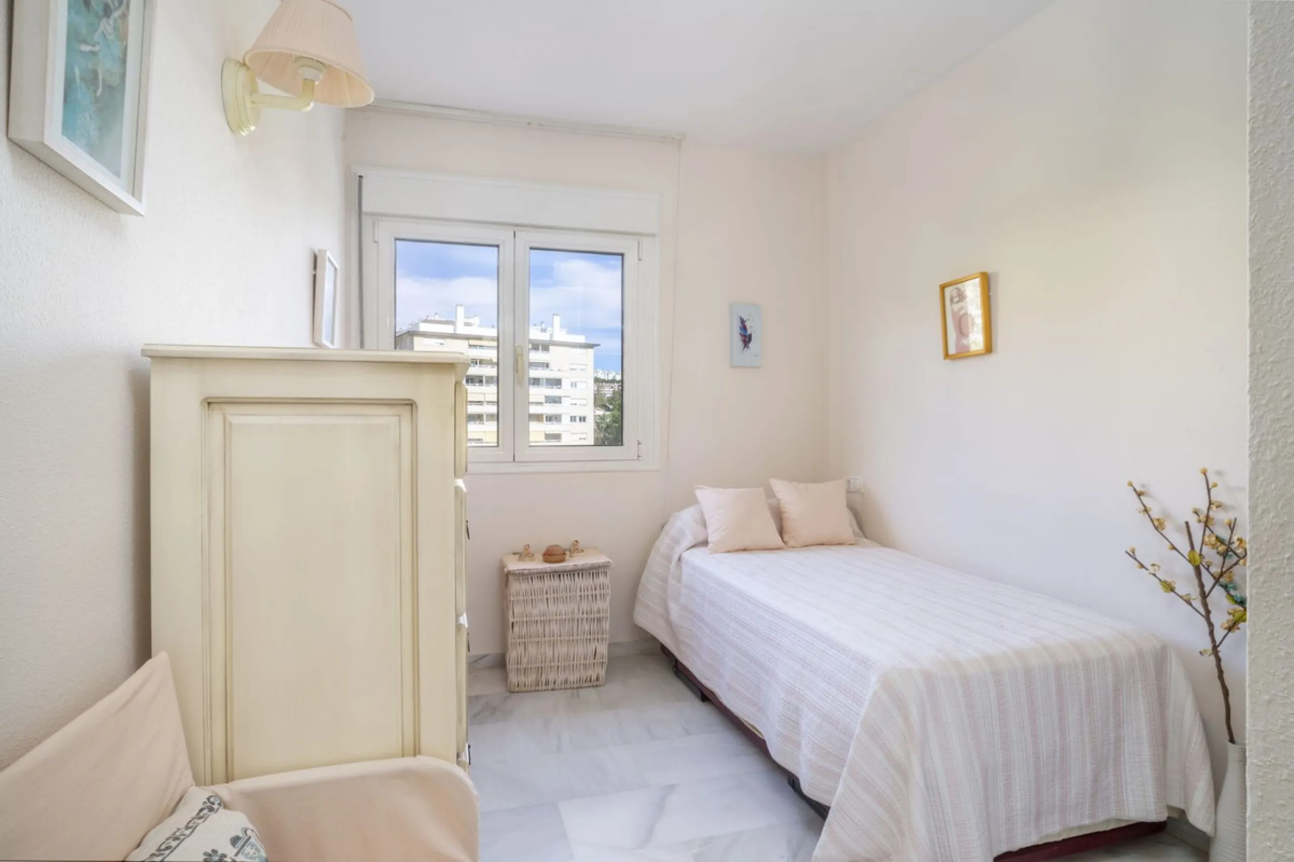 3-Bedroom Apartment in Private Complex with Terrace, Sea Views, Garage, and Storage – Arroyo de la Miel, Benalmádena