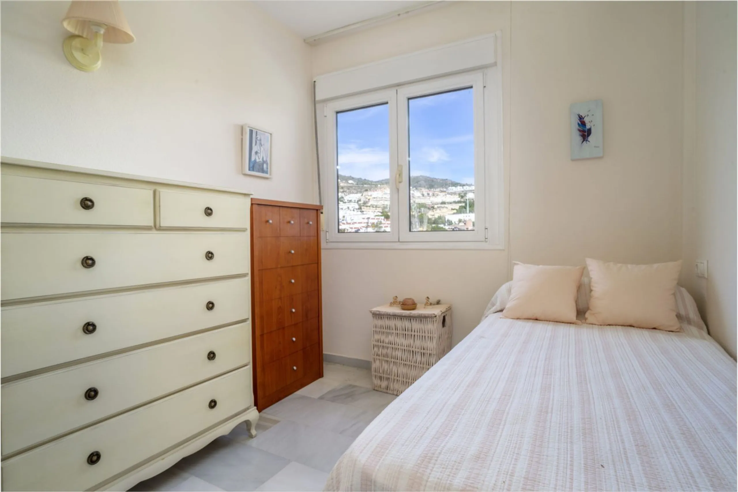 3-Bedroom Apartment in Private Complex with Terrace, Sea Views, Garage, and Storage – Arroyo de la Miel, Benalmádena