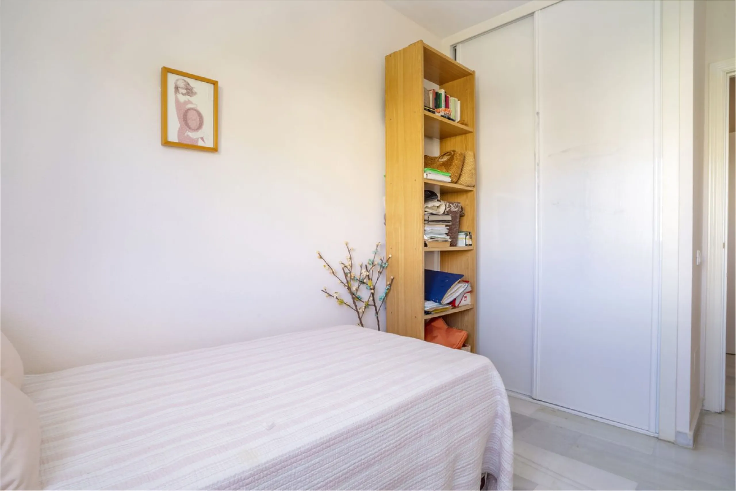 3-Bedroom Apartment in Private Complex with Terrace, Sea Views, Garage, and Storage – Arroyo de la Miel, Benalmádena