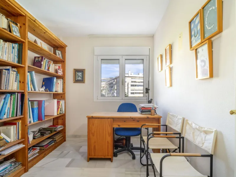 3-Bedroom Apartment in Private Complex with Terrace, Sea Views, Garage, and Storage – Arroyo de la Miel, Benalmádena