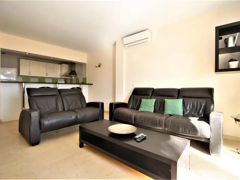 Apartment - Middle Floor Apartment в продаже в Estepona, Málaga. В доме 2 спален и 2 ванных комнат. Площадь дома 105 м². Площадь участка 105 м²