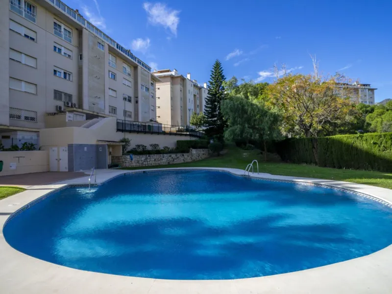 3-Bedroom Apartment in Private Complex with Terrace, Sea Views, Garage, and Storage – Arroyo de la Miel, Benalmádena