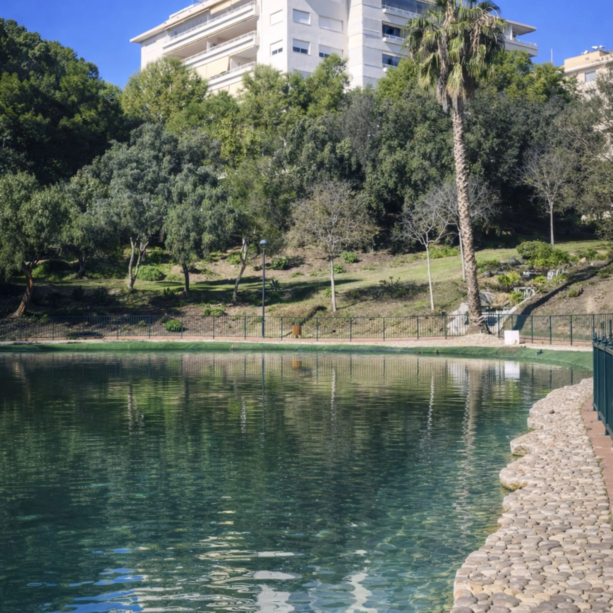 3-Bedroom Apartment in Private Complex with Terrace, Sea Views, Garage, and Storage – Arroyo de la Miel, Benalmádena