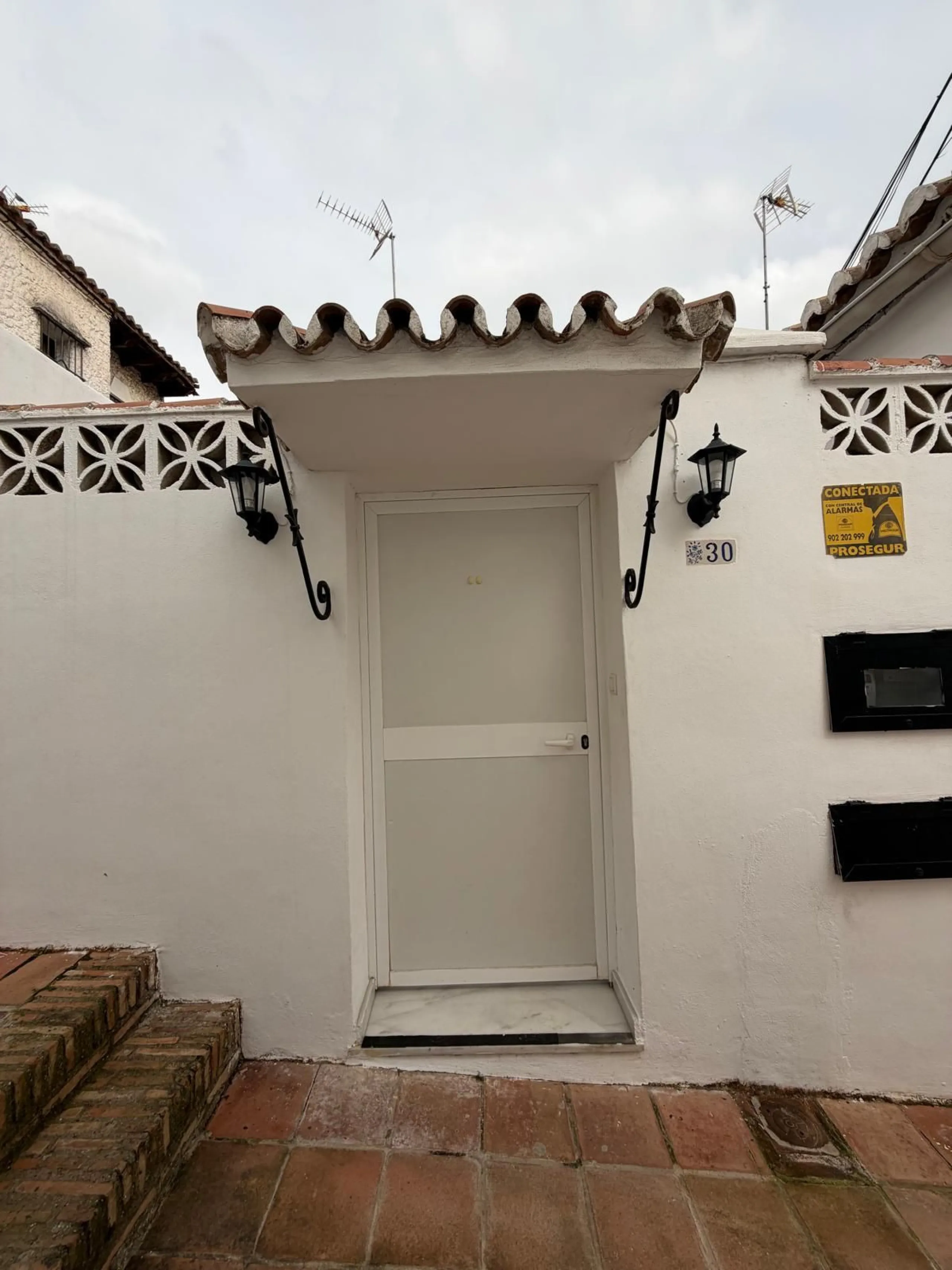 House - Townhouse в продаже в Marbella, Málaga. В доме 2 спален и 1 ванных комнат. Площадь дома 48 м²