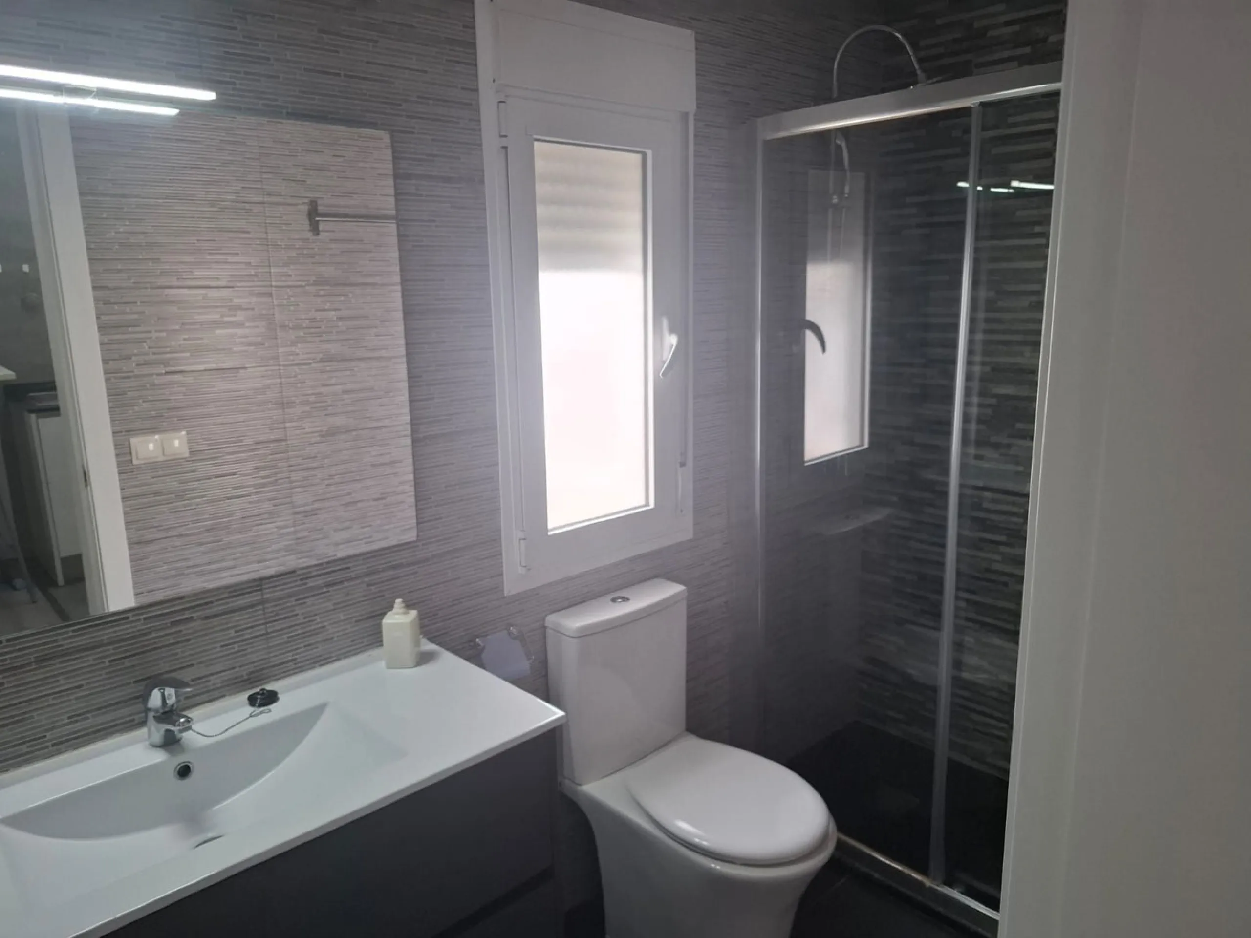 House - Townhouse в продаже в Marbella, Málaga. В доме 2 спален и 1 ванных комнат. Площадь дома 48 м²