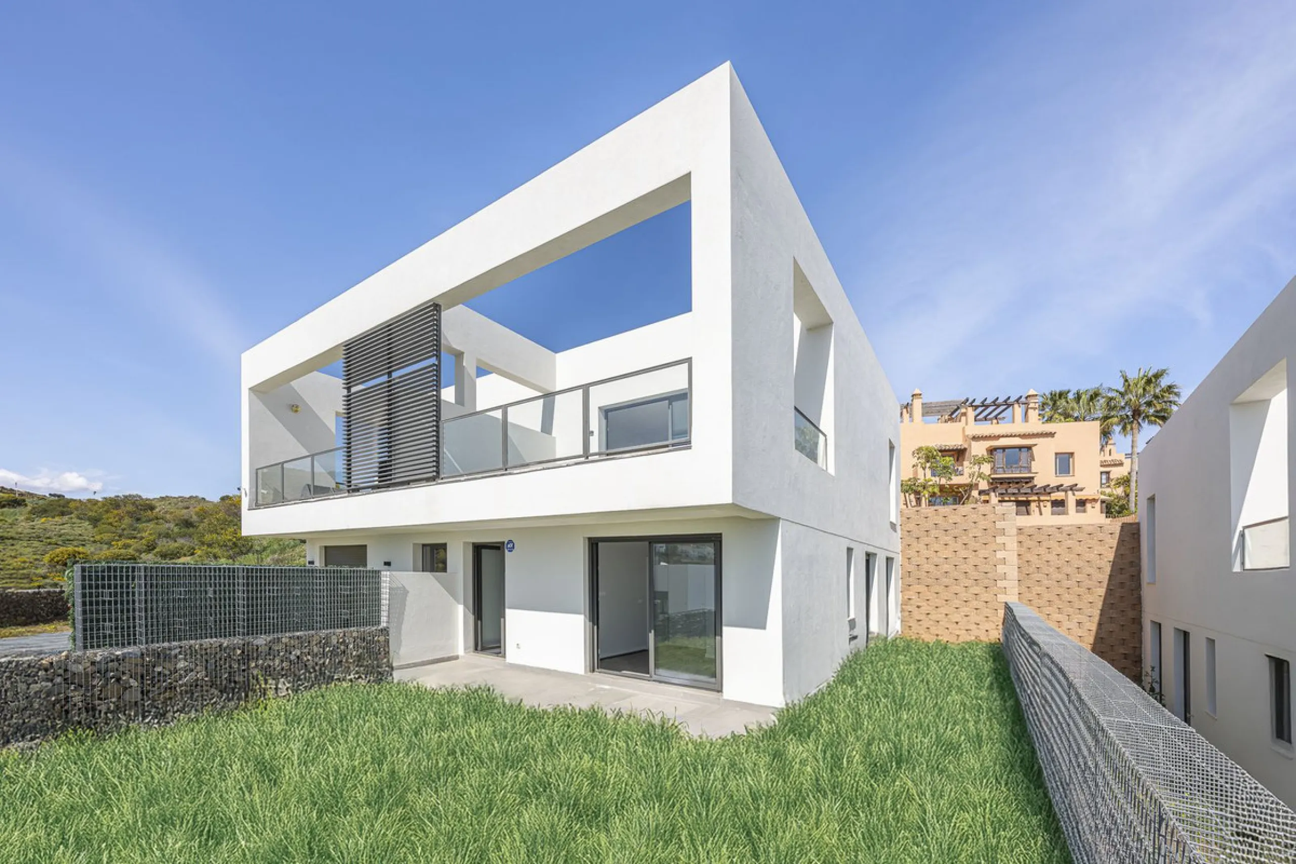 Brand New Townhouse for Sale (2024) – Where the sea, light, and tranquility become your way of life