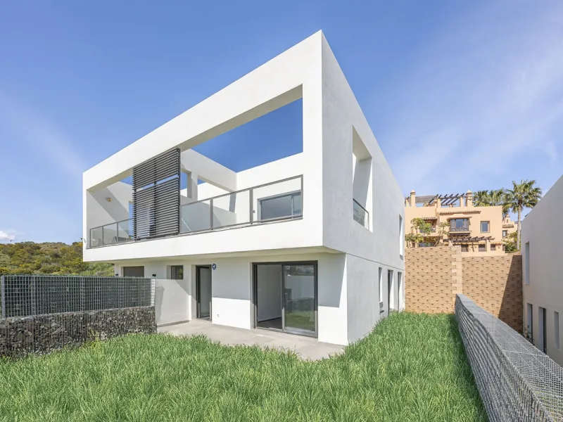 Brand New Townhouse for Sale (2024) – Where the sea, light, and tranquility become your way of life