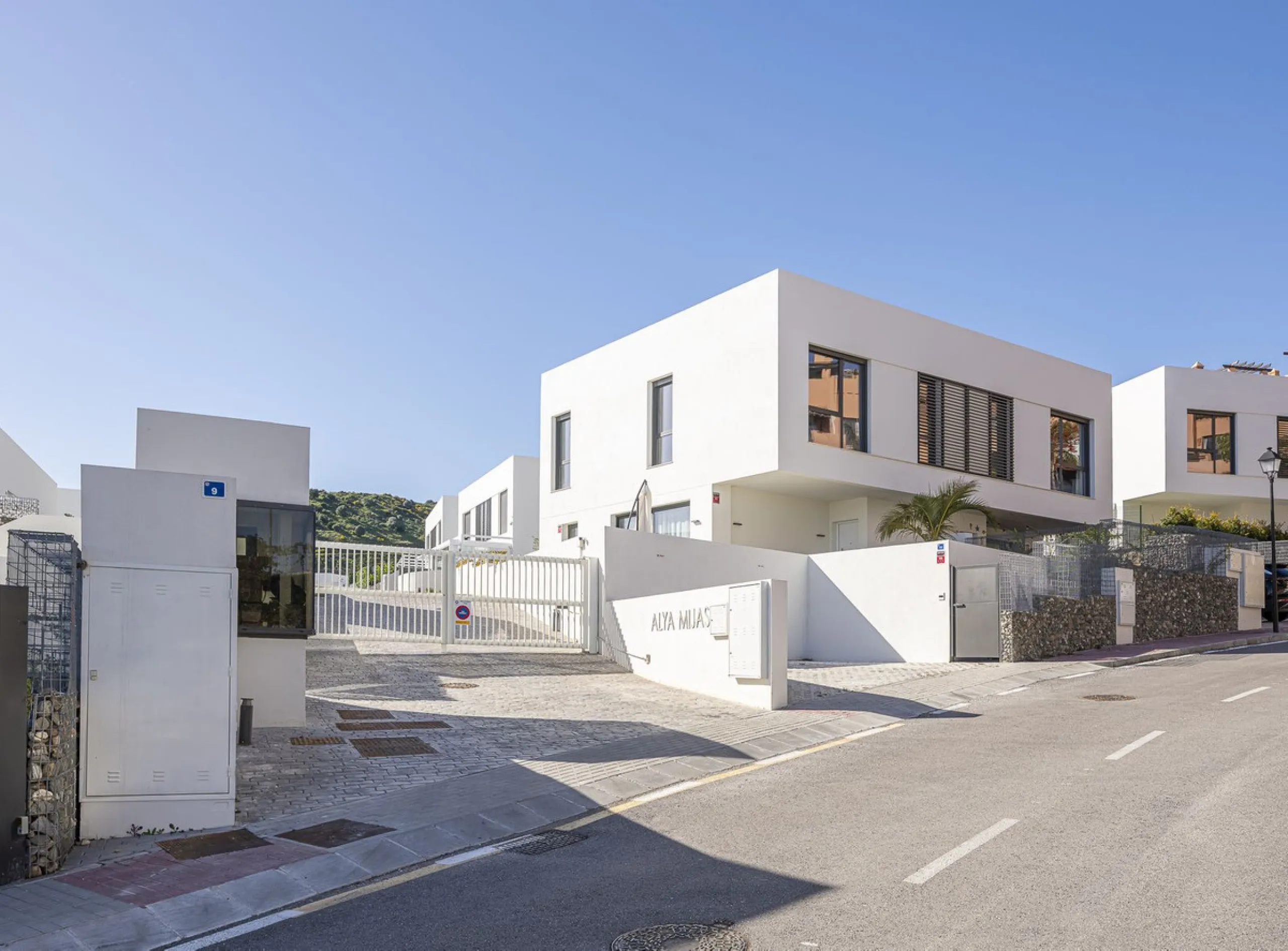 Brand New Townhouse for Sale (2024) – Where the sea, light, and tranquility become your way of life