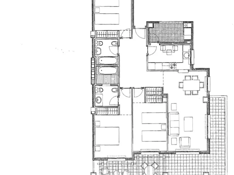 Spacious 3-bedroom top-floor apartment with stunning sea views!