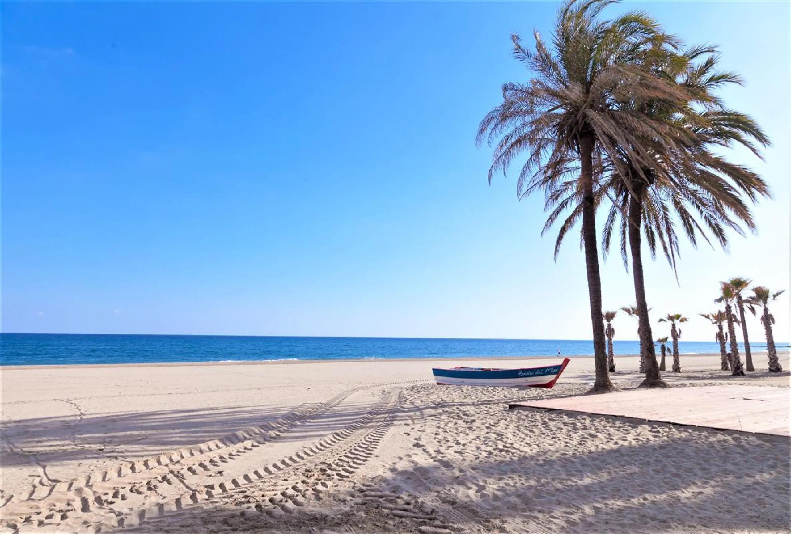 Apartment - Middle Floor Apartment в продаже в Estepona, Málaga. В доме 2 спален и 2 ванных комнат. Площадь дома 105 м². Площадь участка 105 м²