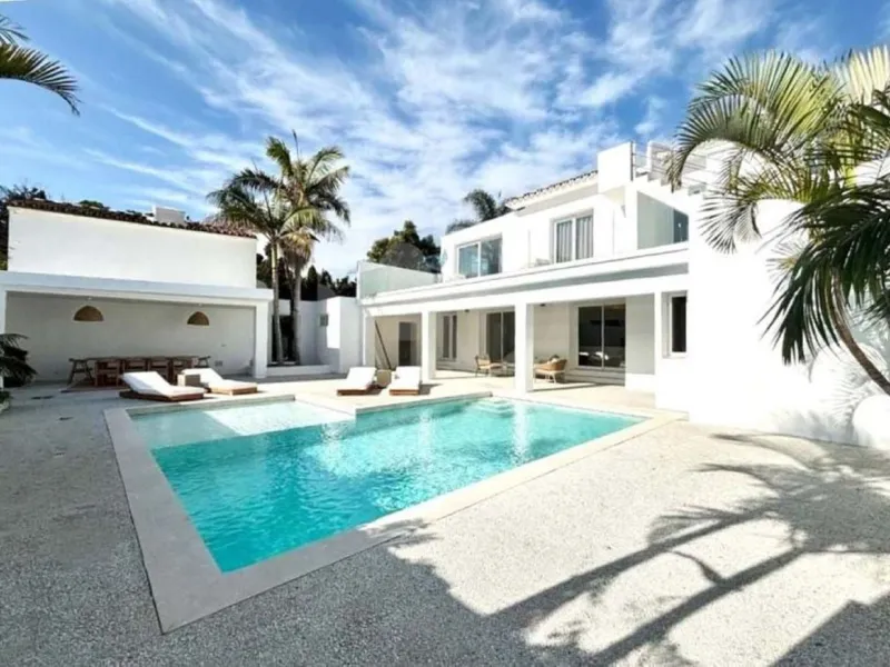 LUXURY VILLA IN RIO VERDE: FULLY RENOVATED 2024 (GOLDEN MILE)