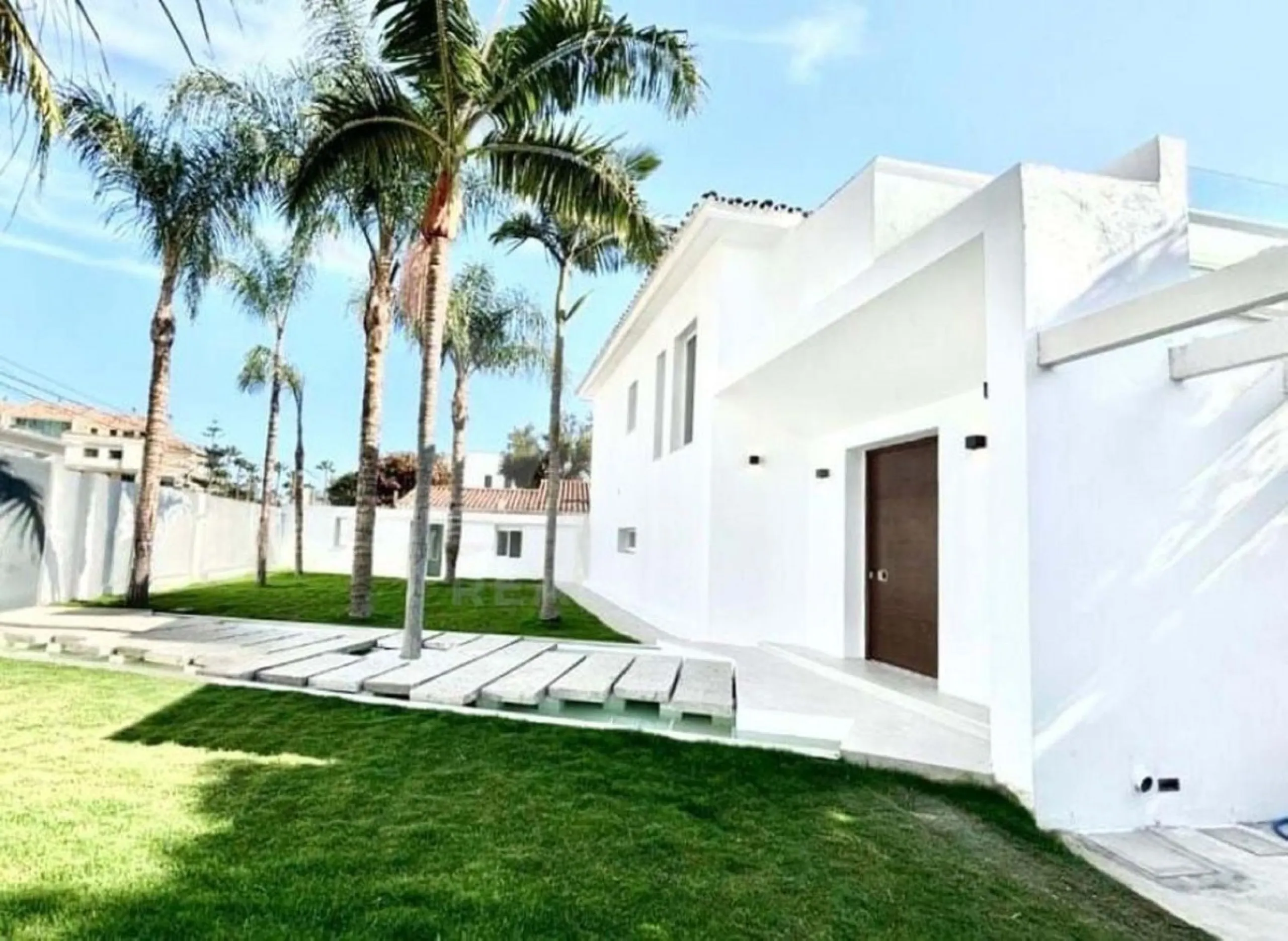 LUXURY VILLA IN RIO VERDE: FULLY RENOVATED 2024 (GOLDEN MILE)