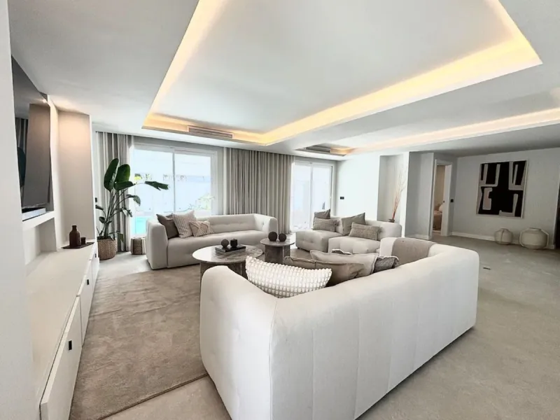 LUXURY VILLA IN RIO VERDE: FULLY RENOVATED 2024 (GOLDEN MILE)