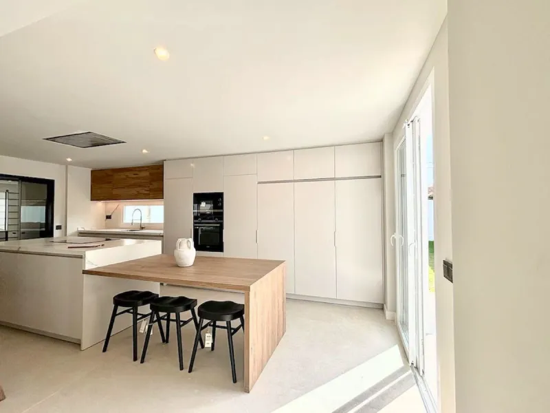 LUXURY VILLA IN RIO VERDE: FULLY RENOVATED 2024 (GOLDEN MILE)