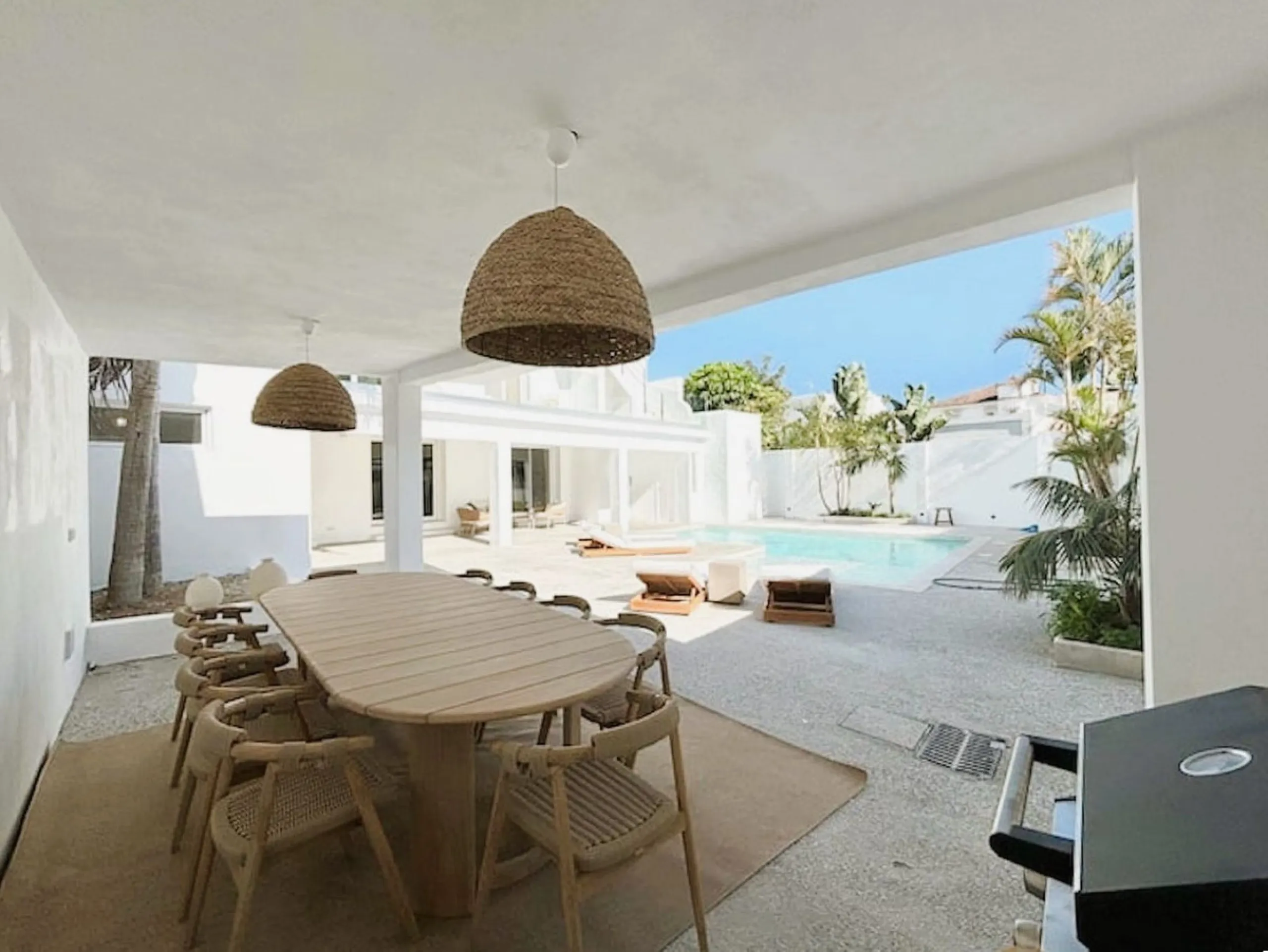 LUXURY VILLA IN RIO VERDE: FULLY RENOVATED 2024 (GOLDEN MILE)