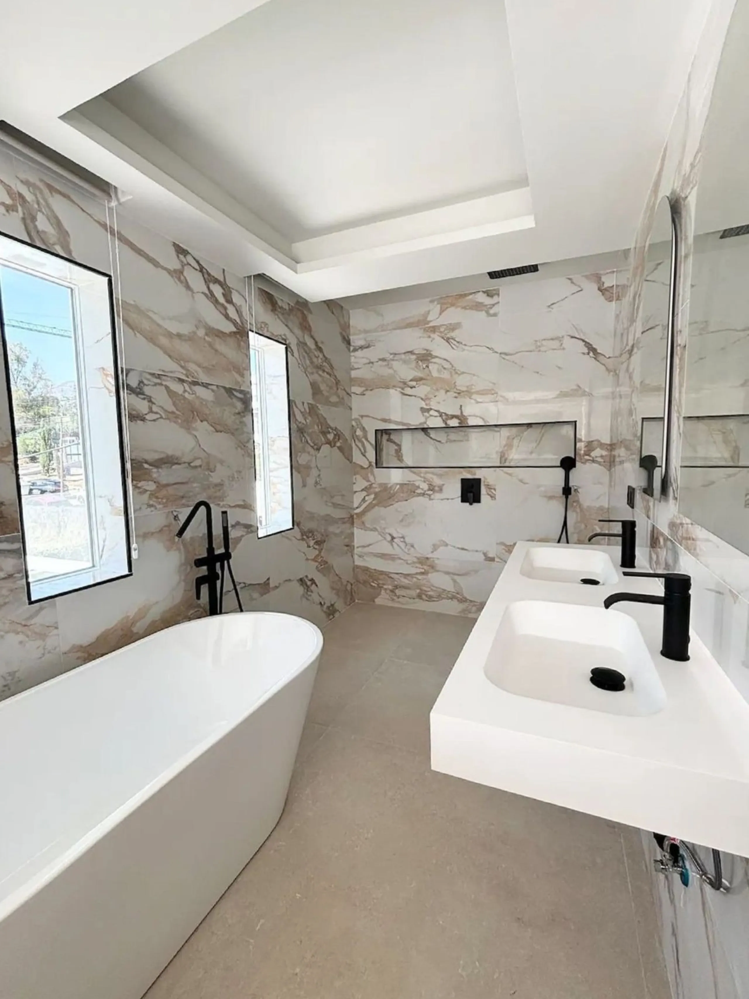 LUXURY VILLA IN RIO VERDE: FULLY RENOVATED 2024 (GOLDEN MILE)