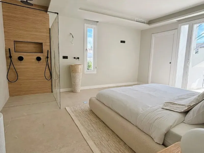 LUXURY VILLA IN RIO VERDE: FULLY RENOVATED 2024 (GOLDEN MILE)