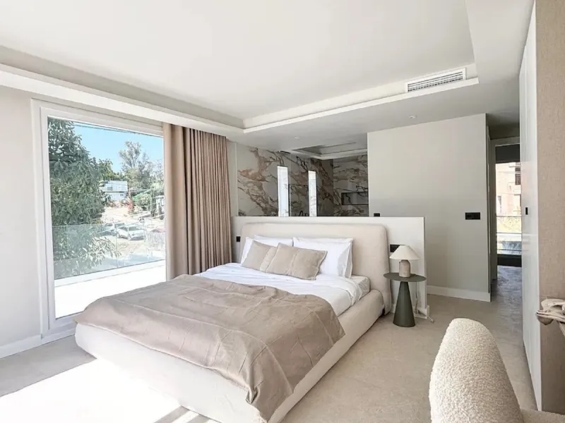 LUXURY VILLA IN RIO VERDE: FULLY RENOVATED 2024 (GOLDEN MILE)