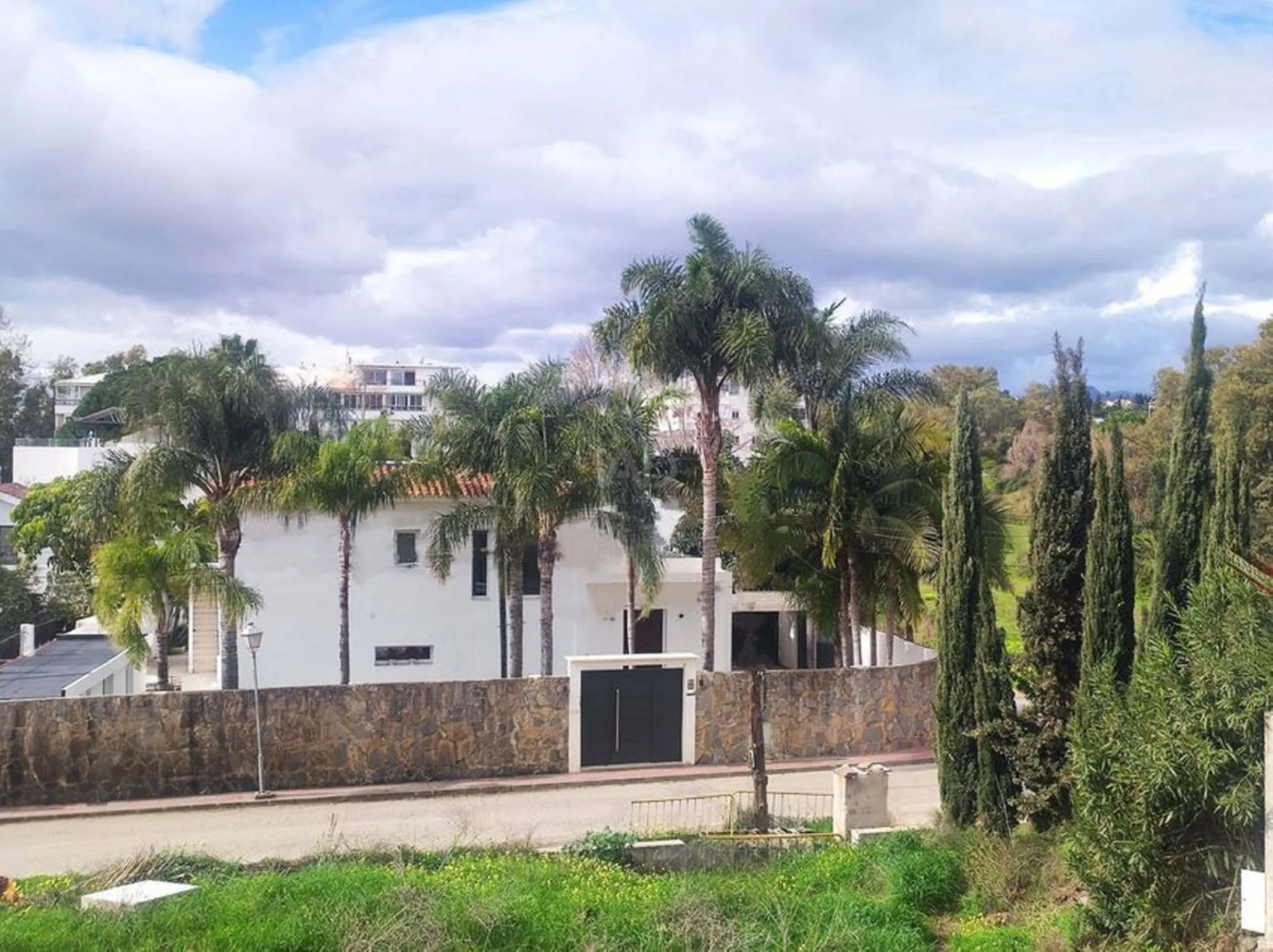 LUXURY VILLA IN RIO VERDE: FULLY RENOVATED 2024 (GOLDEN MILE)