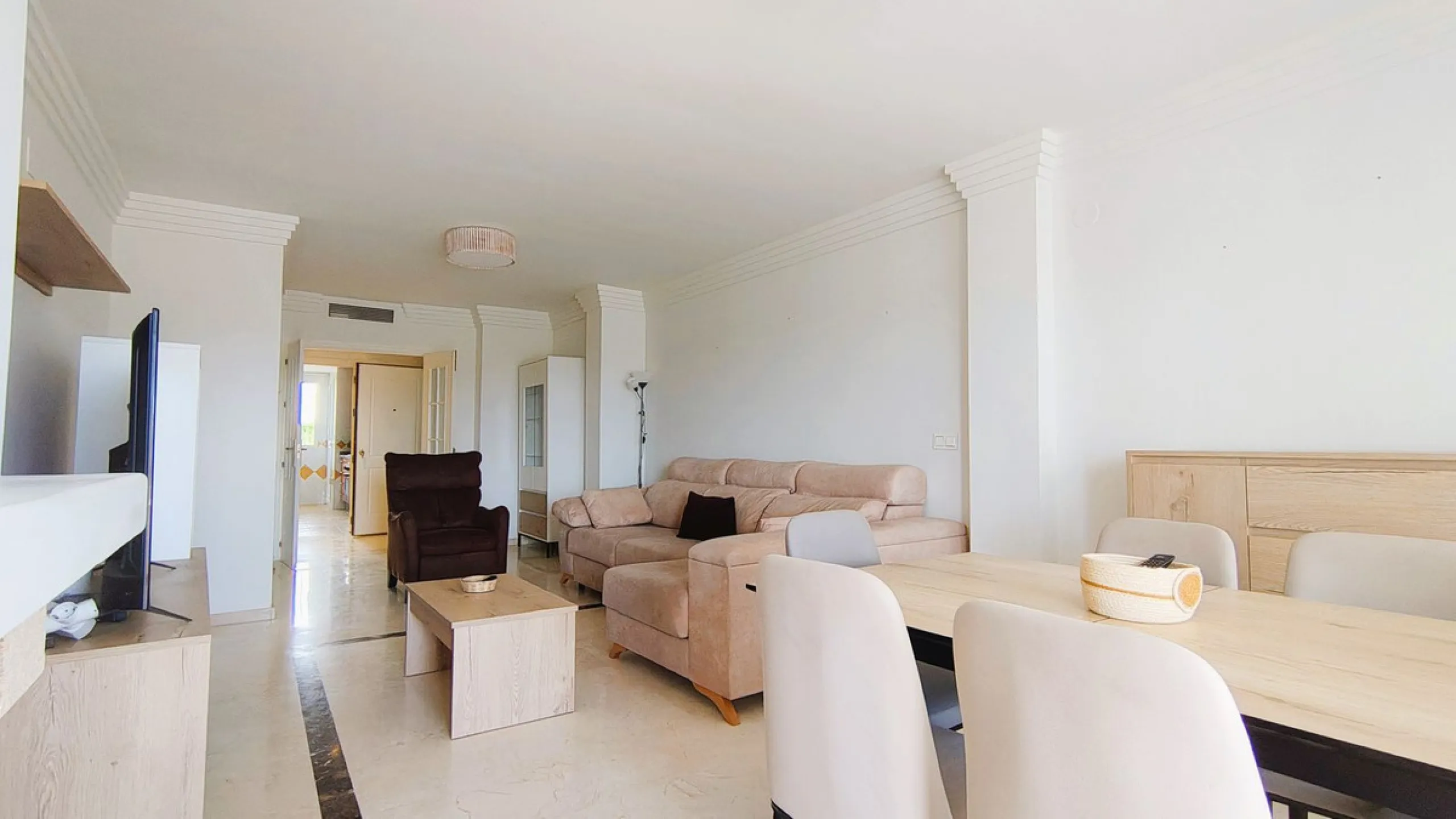 Elegance and Relaxation by the Golf Course in Río Real, Marbella