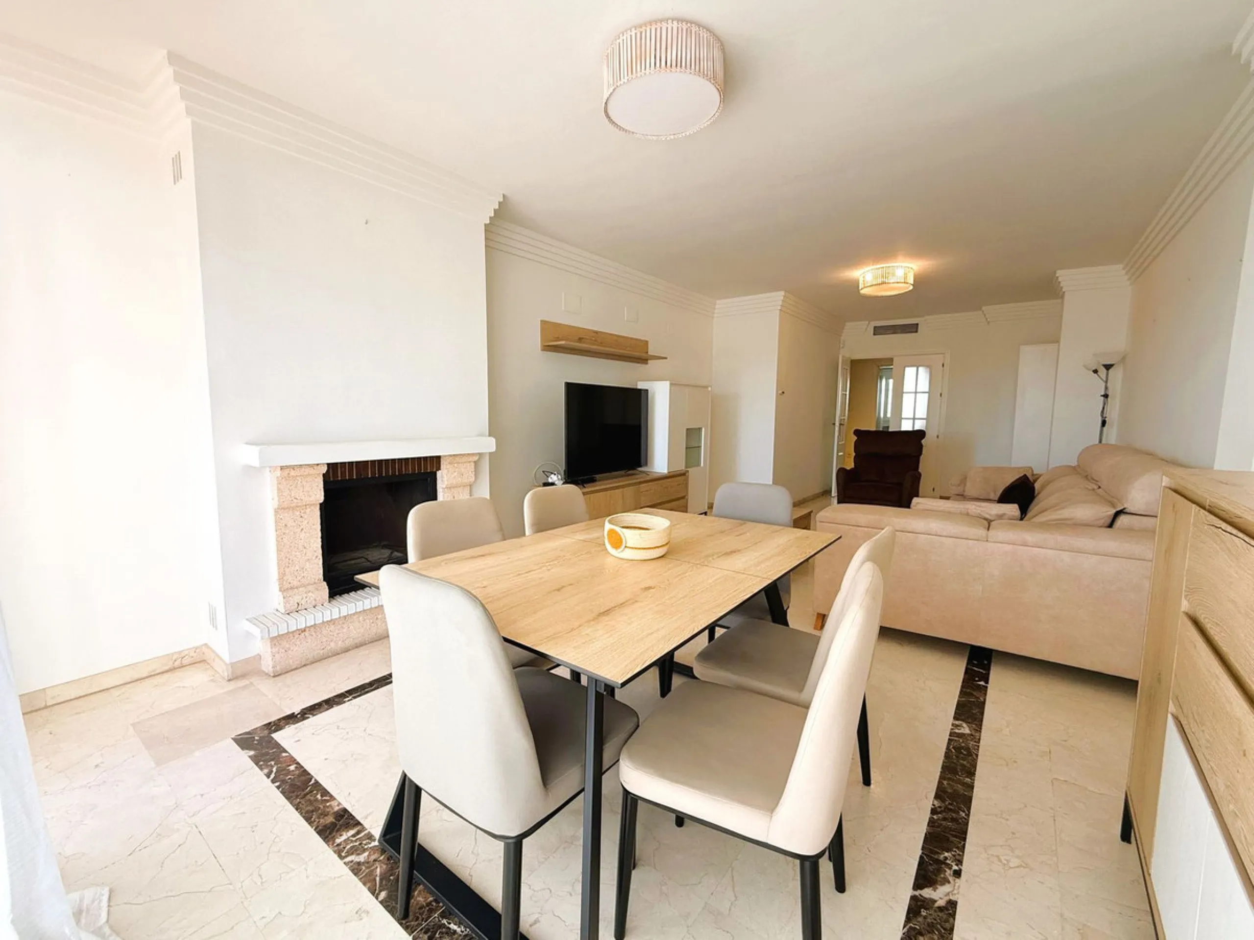 Elegance and Relaxation by the Golf Course in Río Real, Marbella