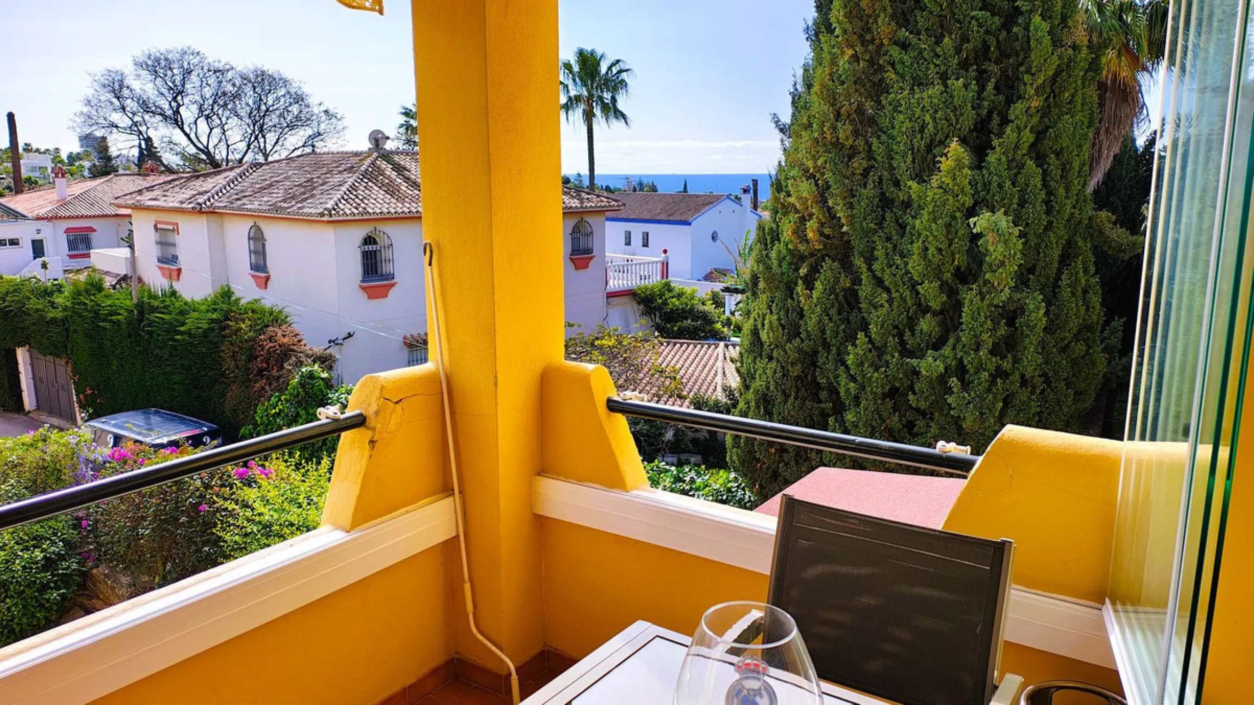 Apartment - Top Floor Apartment в продаже в Marbella, Málaga. В доме 2 спален и 2 ванных комнат. Площадь дома 100 м²