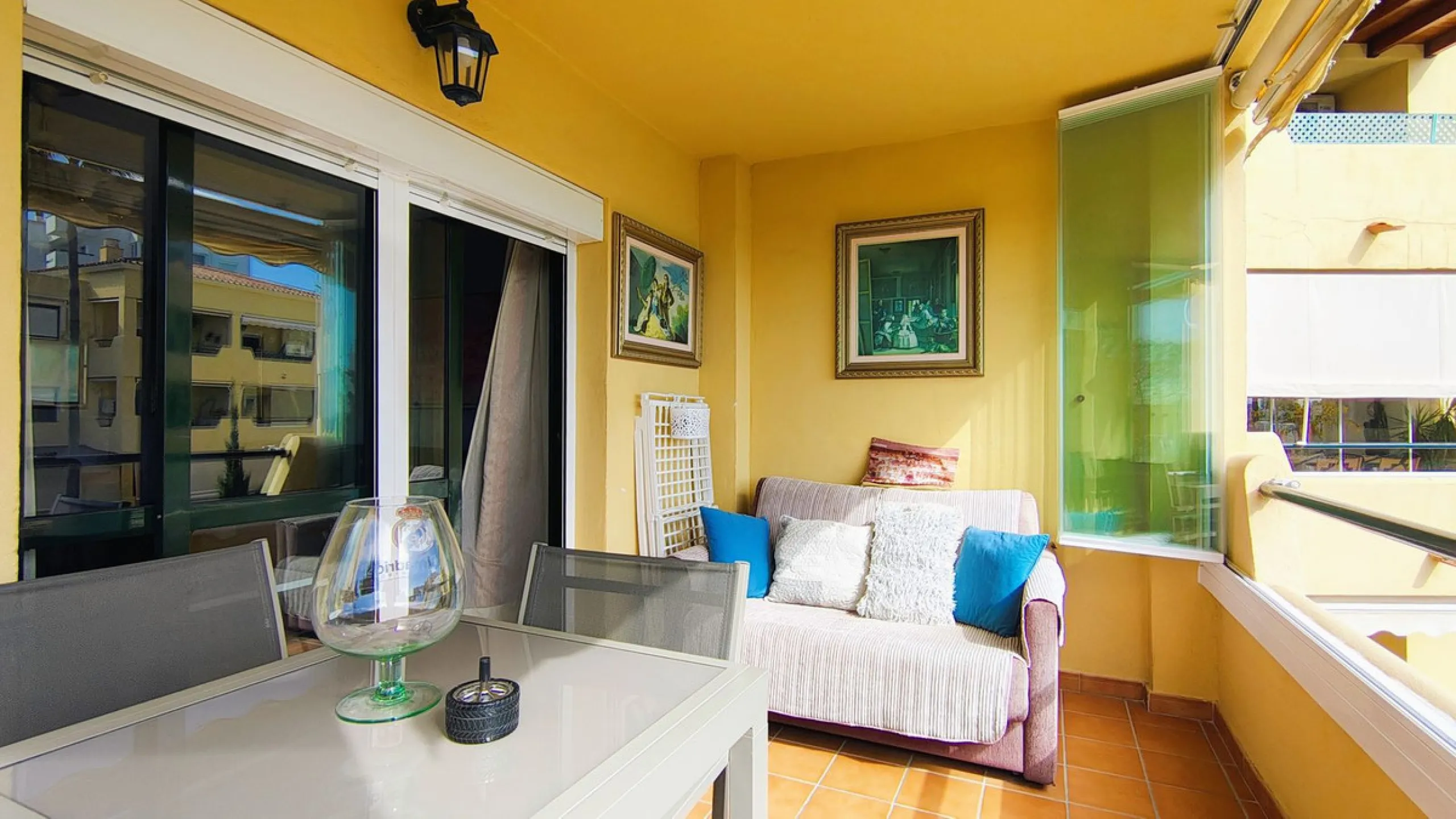 Apartment - Top Floor Apartment в продаже в Marbella, Málaga. В доме 2 спален и 2 ванных комнат. Площадь дома 100 м²
