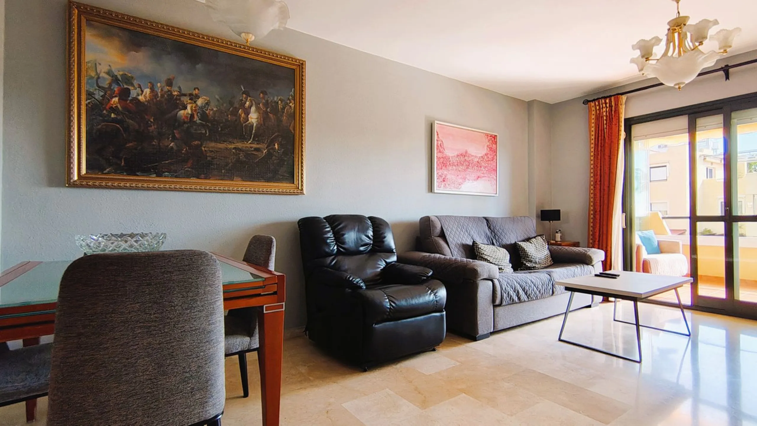 Apartment - Top Floor Apartment в продаже в Marbella, Málaga. В доме 2 спален и 2 ванных комнат. Площадь дома 100 м²