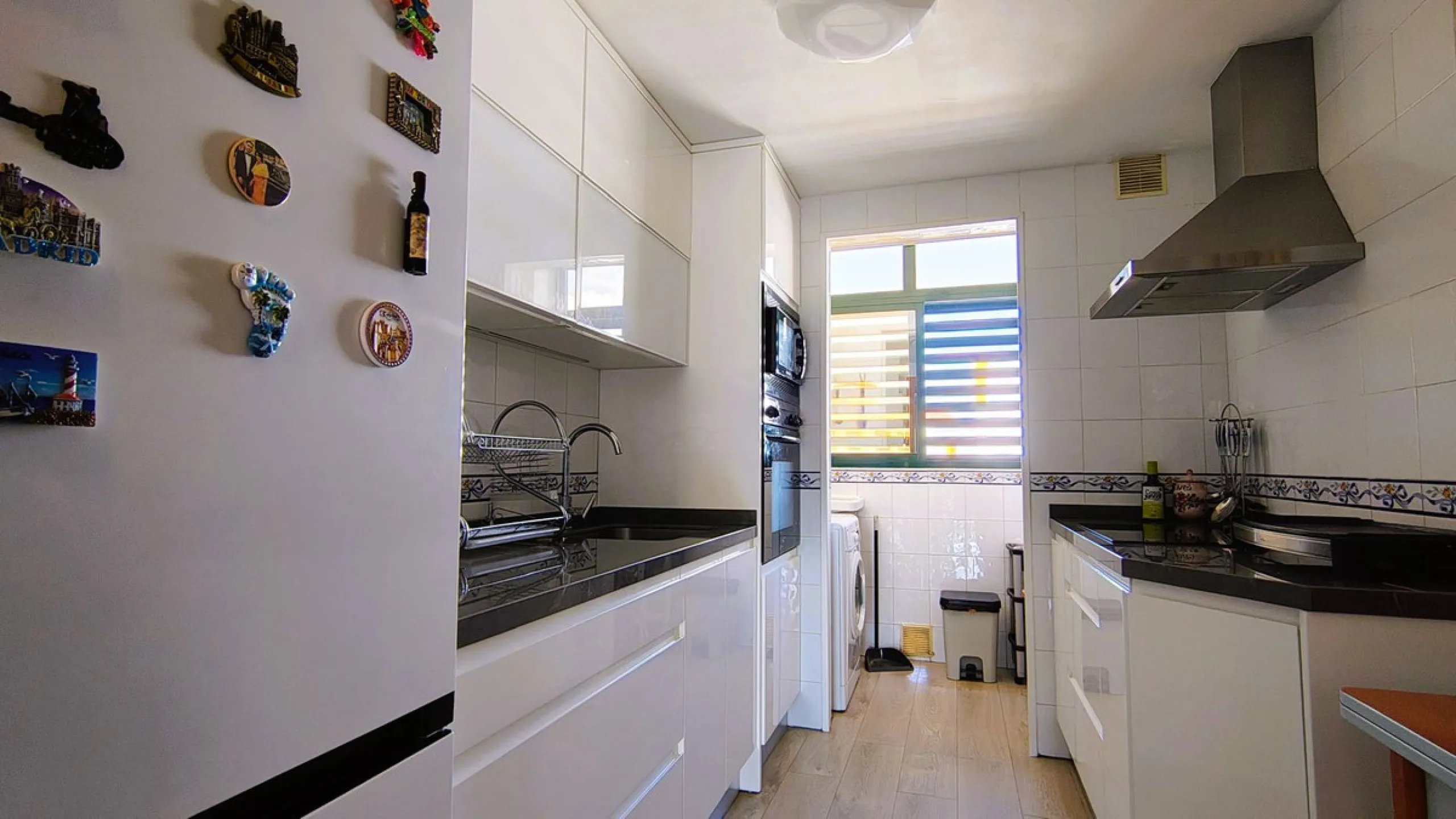 Apartment - Top Floor Apartment в продаже в Marbella, Málaga. В доме 2 спален и 2 ванных комнат. Площадь дома 100 м²