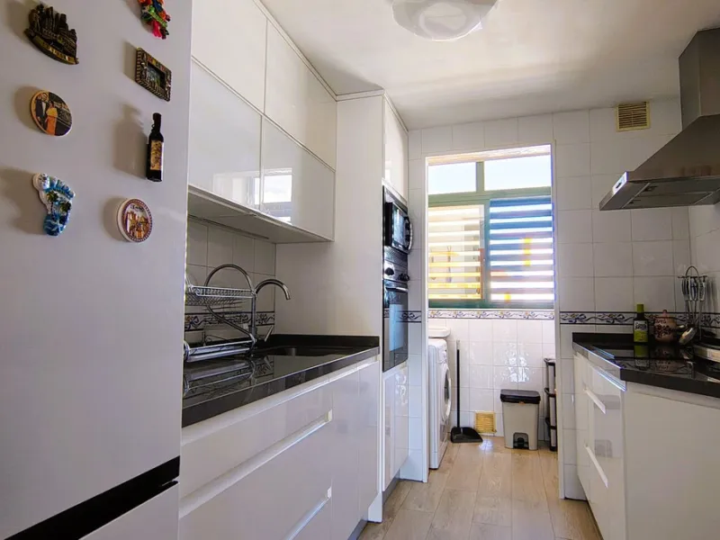 Apartment - Top Floor Apartment в продаже в Marbella, Málaga. В доме 2 спален и 2 ванных комнат. Площадь дома 100 м²