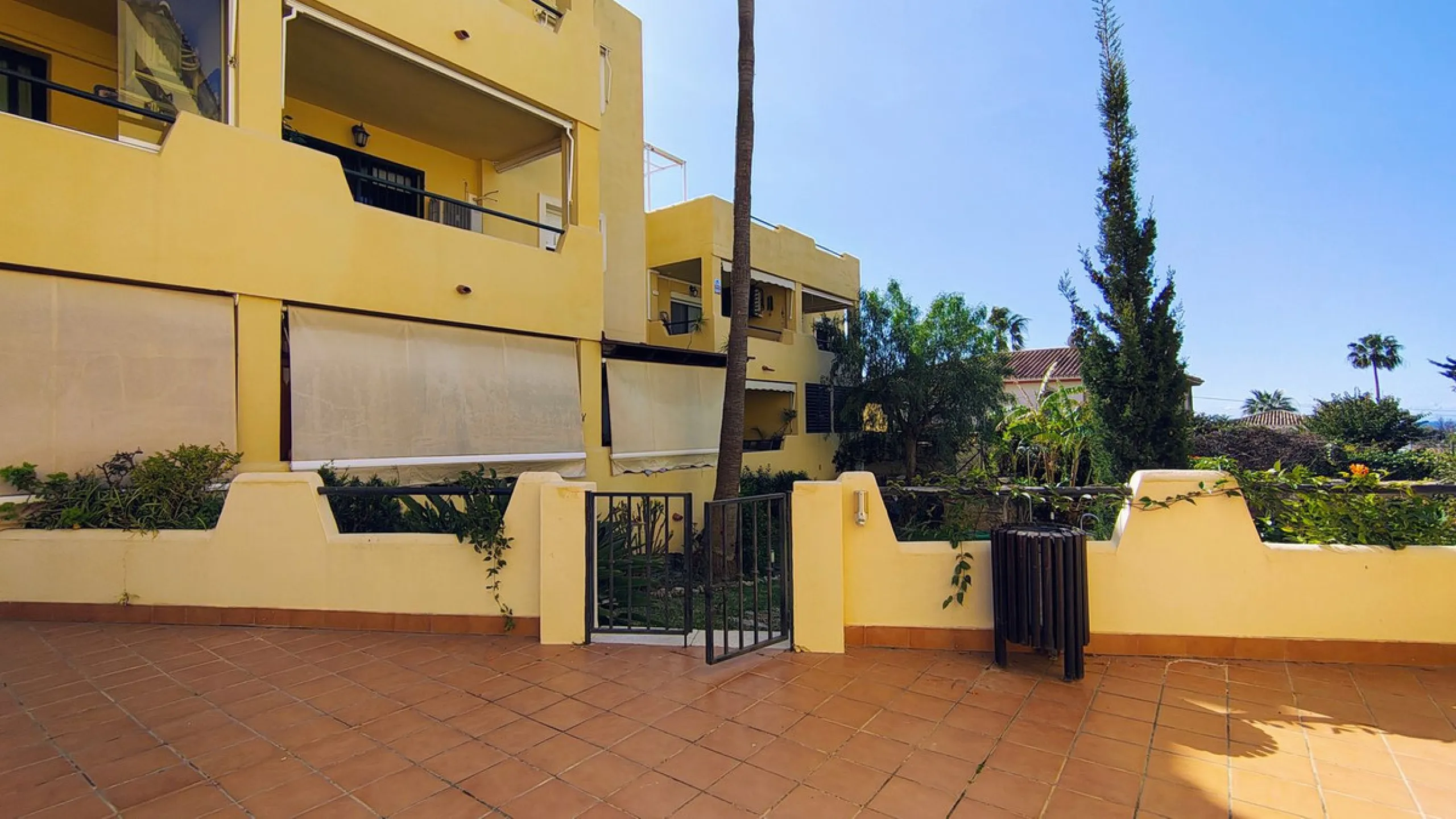 Apartment - Top Floor Apartment в продаже в Marbella, Málaga. В доме 2 спален и 2 ванных комнат. Площадь дома 100 м²