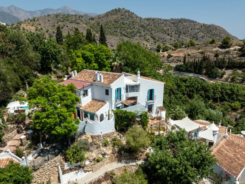 House - Detached Villa в продаже в Frigiliana, Málaga. В доме 6 спален и 5 ванных комнат. Площадь дома 419 м². Площадь участка 7134 м²
