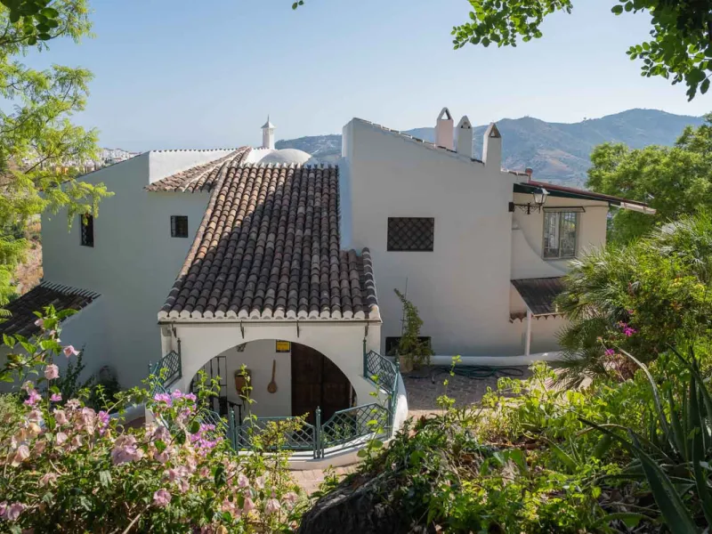House - Detached Villa в продаже в Frigiliana, Málaga. В доме 6 спален и 5 ванных комнат. Площадь дома 419 м². Площадь участка 7134 м²