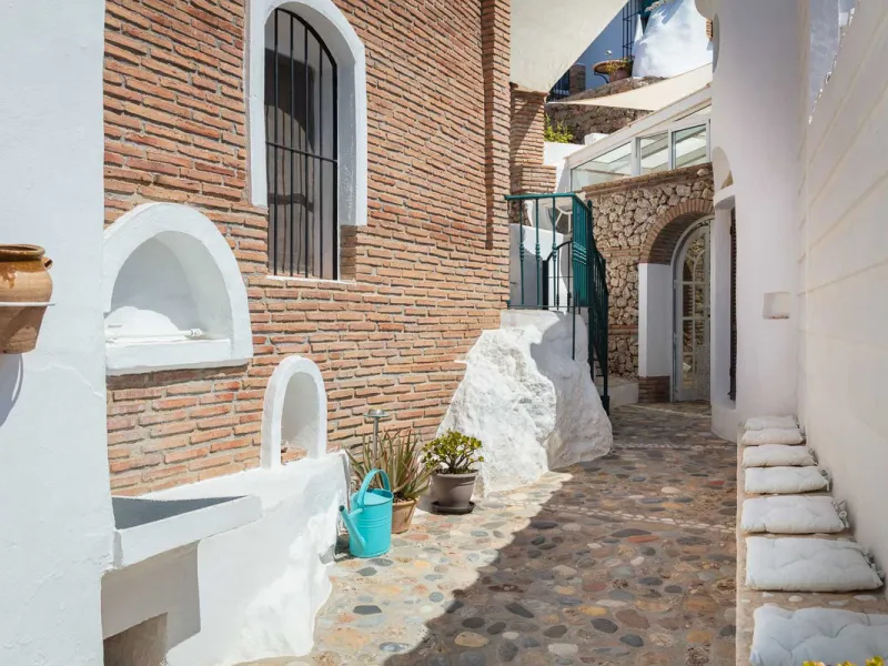 House - Detached Villa в продаже в Frigiliana, Málaga. В доме 6 спален и 5 ванных комнат. Площадь дома 419 м². Площадь участка 7134 м²