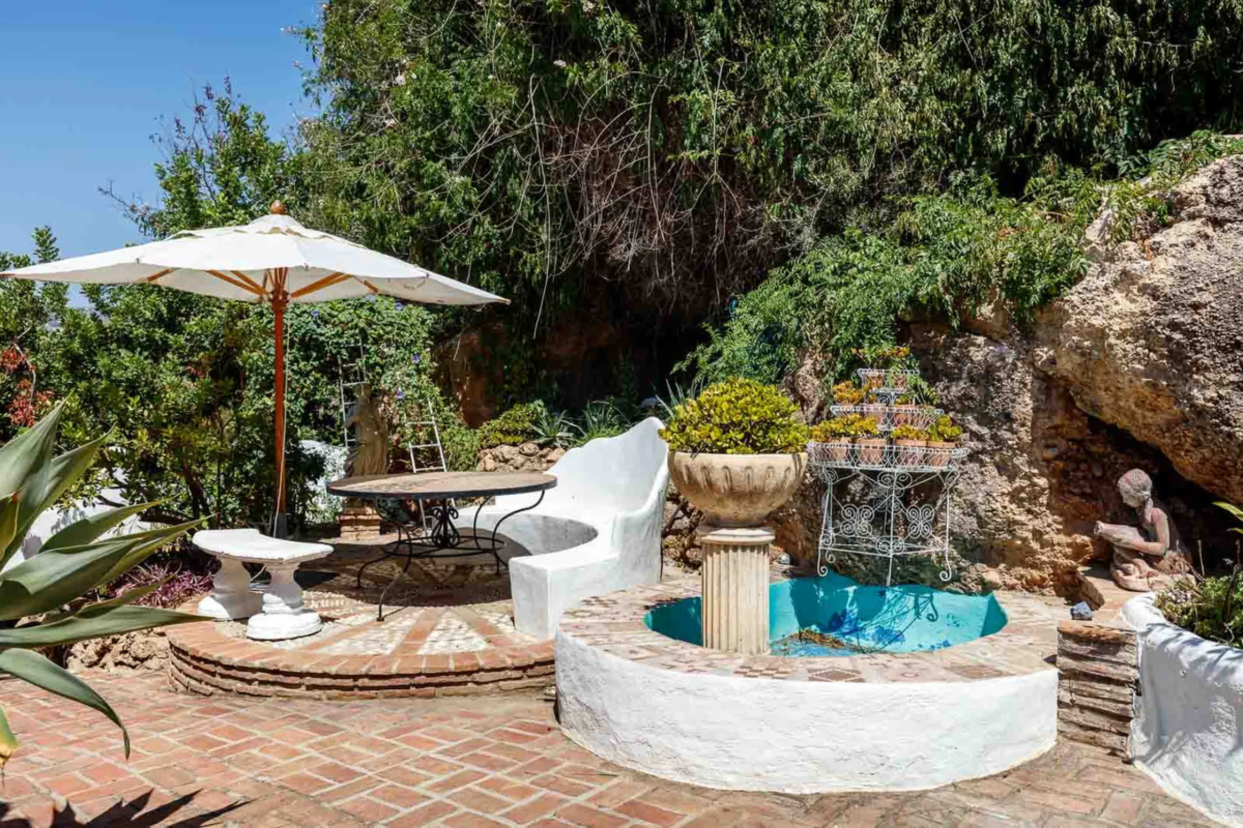 House - Detached Villa в продаже в Frigiliana, Málaga. В доме 6 спален и 5 ванных комнат. Площадь дома 419 м². Площадь участка 7134 м²